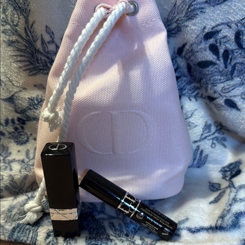 Dior bundle, 000 ROUGE, MASCARA & pink DUSTY CD BUCKET BAG BUNDLE - Picture 1 of 5